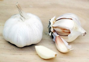 garlic lowers blood pressure